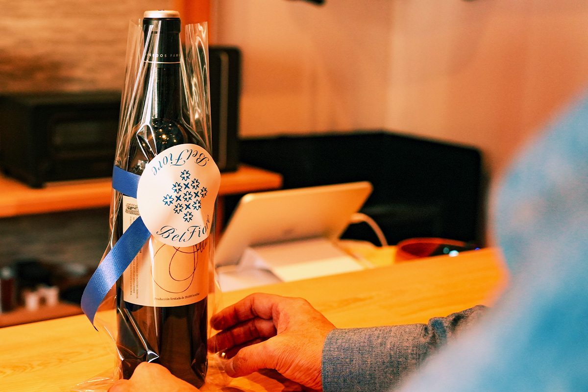 ペアリングやプレゼント用ワインの選定も承ります